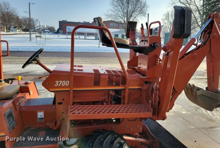 image for item OH9485 Ditch Witch 3700 trencher