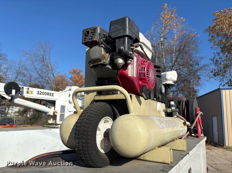 image for item OK9460 2016 Ford F450 Super Duty XL utility / service truck