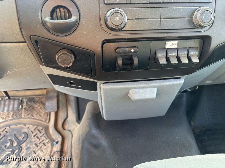 image for item OK9460 2016 Ford F450 Super Duty XL utility / service truck