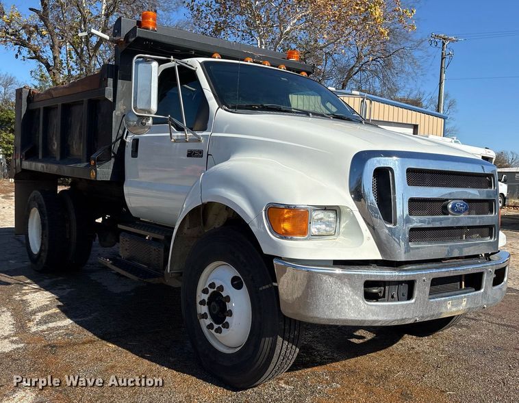 image for item OK9464 2011 Ford F750 Super Duty XL dump truck