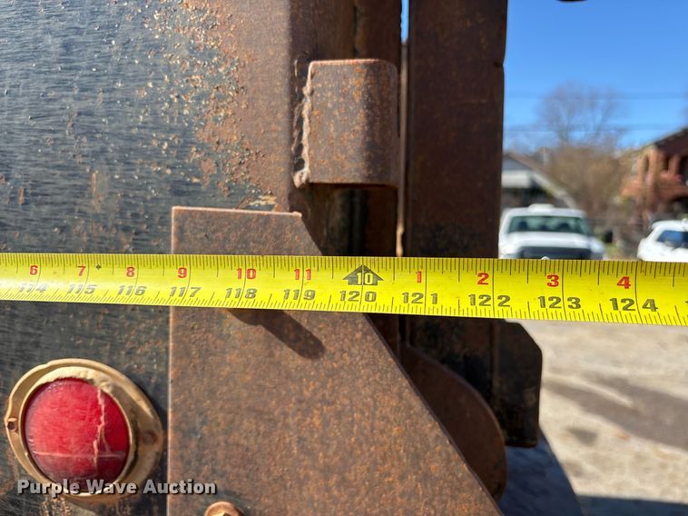 image for item OK9464 2011 Ford F750 Super Duty XL dump truck