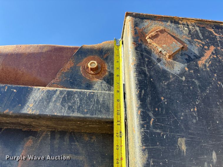 image for item OK9464 2011 Ford F750 Super Duty XL dump truck