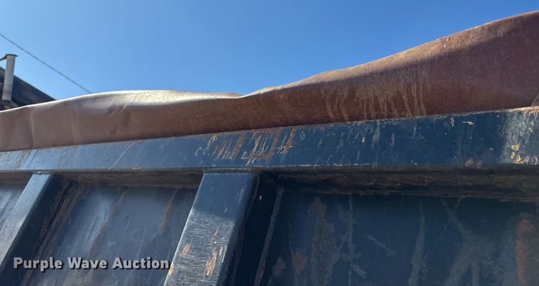 image for item OK9464 2011 Ford F750 Super Duty XL dump truck