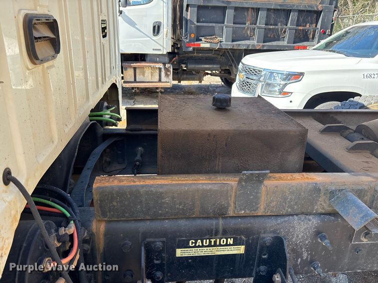 image for item OK9464 2011 Ford F750 Super Duty XL dump truck