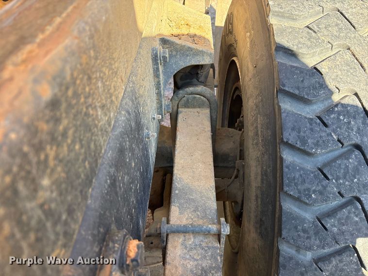 image for item OK9464 2011 Ford F750 Super Duty XL dump truck