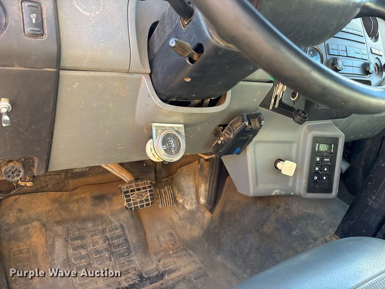 image for item OK9464 2011 Ford F750 Super Duty XL dump truck