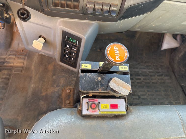 image for item OK9464 2011 Ford F750 Super Duty XL dump truck