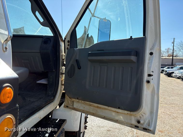 image for item OK9464 2011 Ford F750 Super Duty XL dump truck