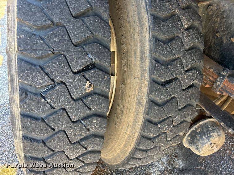 image for item OK9464 2011 Ford F750 Super Duty XL dump truck