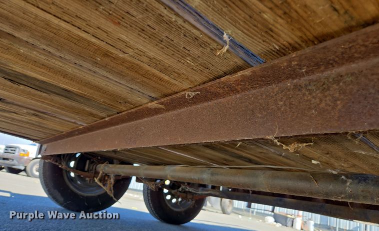 image for item YA0101 1999 Carson utility trailer