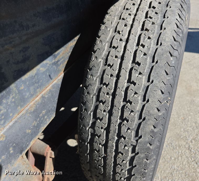 image for item YA0101 1999 Carson utility trailer