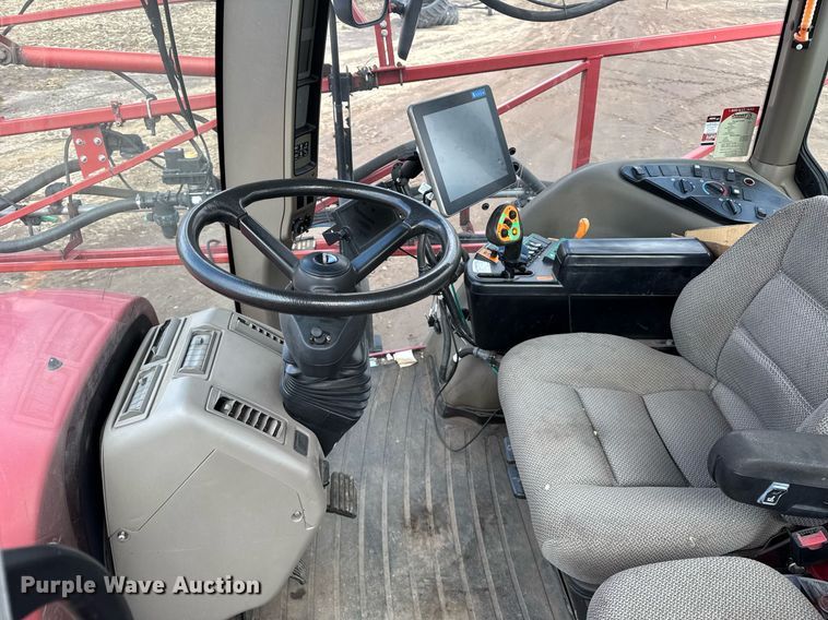 image for item DH9221 2013 Case IH Patriot 3330 sprayer