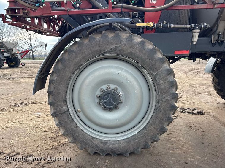 image for item DH9221 2013 Case IH Patriot 3330 sprayer