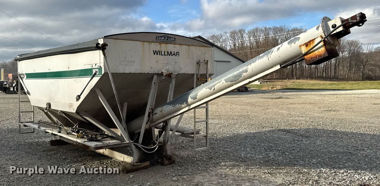 image for item DH9225 Willmar 1600 fertilizer truck bed