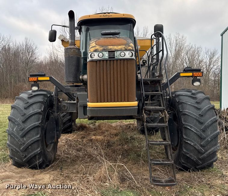 image for item DH9230 2016 RoGator RG1300B spreader