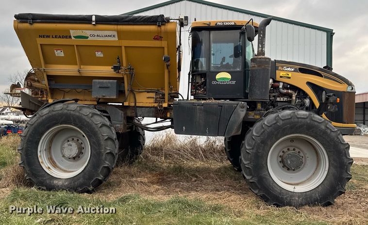 image for item DH9230 2016 RoGator RG1300B spreader