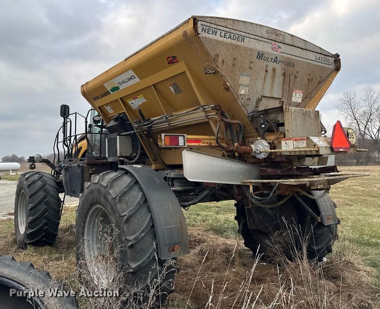 image for item DH9230 2016 RoGator RG1300B spreader