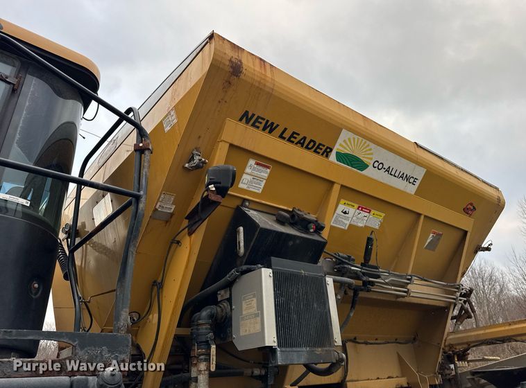 image for item DH9230 2016 RoGator RG1300B spreader