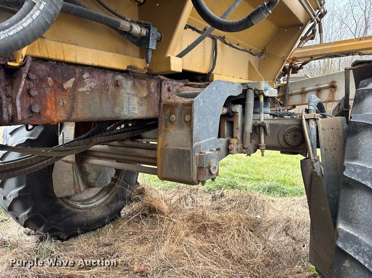 image for item DH9230 2016 RoGator RG1300B spreader