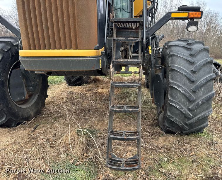 image for item DH9230 2016 RoGator RG1300B spreader