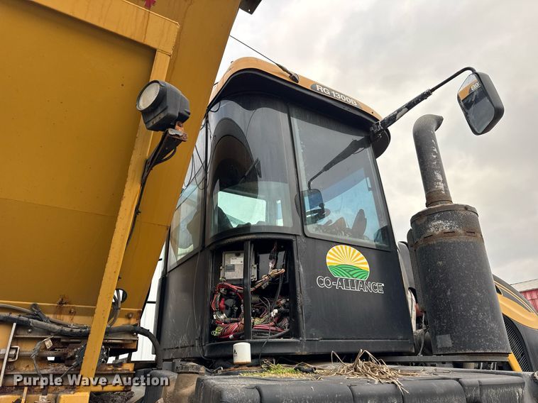 image for item DH9230 2016 RoGator RG1300B spreader