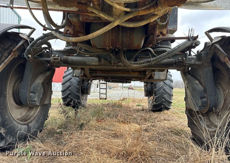 image for item DH9230 2016 RoGator RG1300B spreader