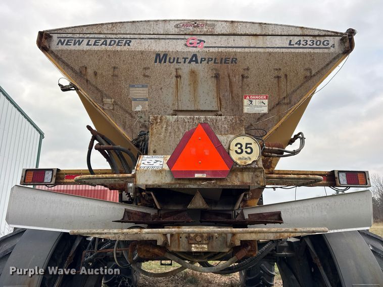 image for item DH9230 2016 RoGator RG1300B spreader