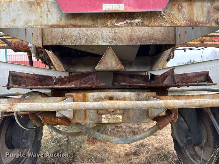 image for item DH9230 2016 RoGator RG1300B spreader