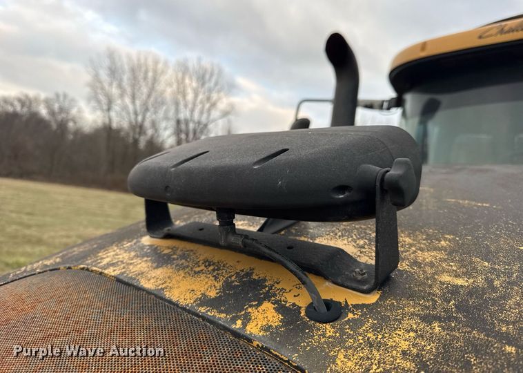 image for item DH9230 2016 RoGator RG1300B spreader