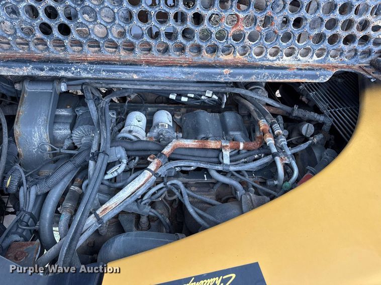 image for item DH9230 2016 RoGator RG1300B spreader