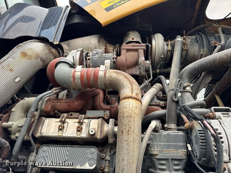 image for item DH9230 2016 RoGator RG1300B spreader