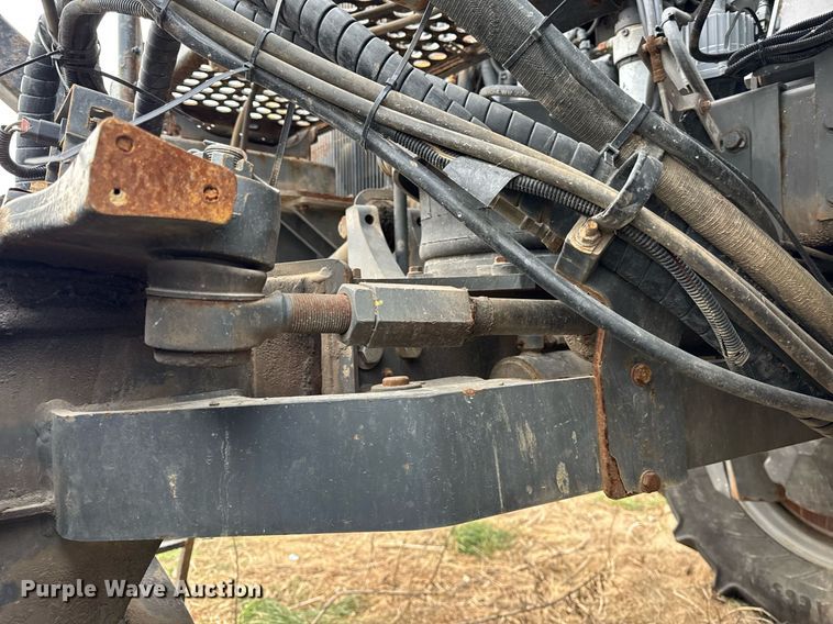 image for item DH9230 2016 RoGator RG1300B spreader