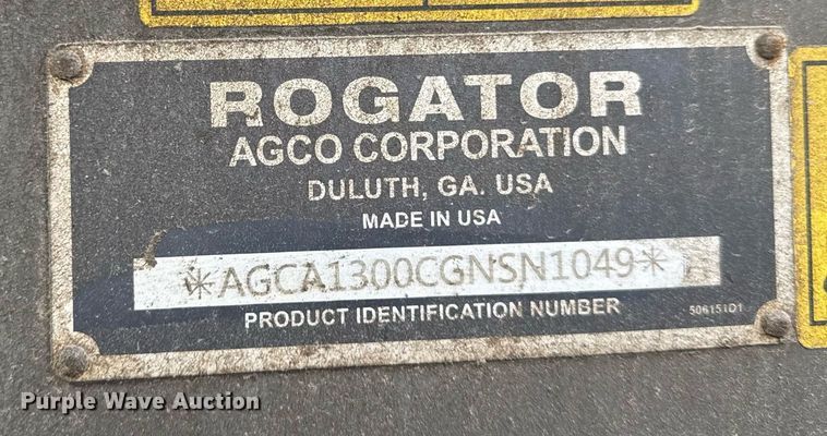 image for item DH9230 2016 RoGator RG1300B spreader