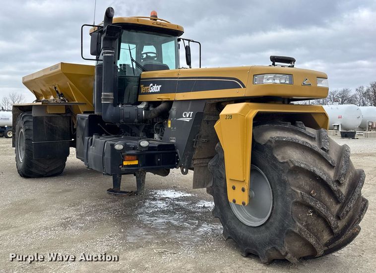 image for item DH9236 2015 TerraGator 8300B spreader
