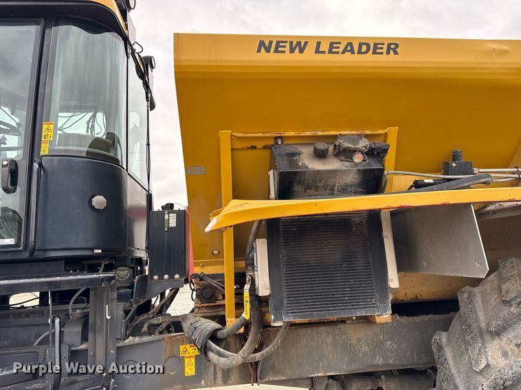 image for item DH9236 2015 TerraGator 8300B spreader