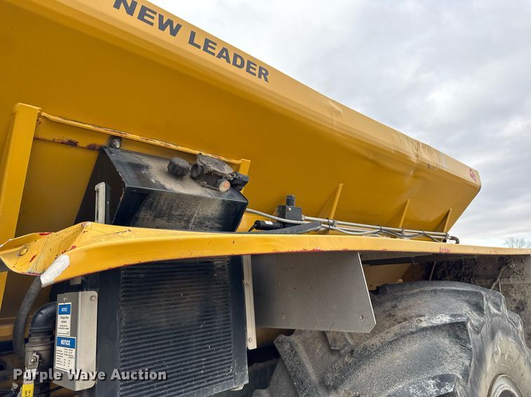 image for item DH9236 2015 TerraGator 8300B spreader