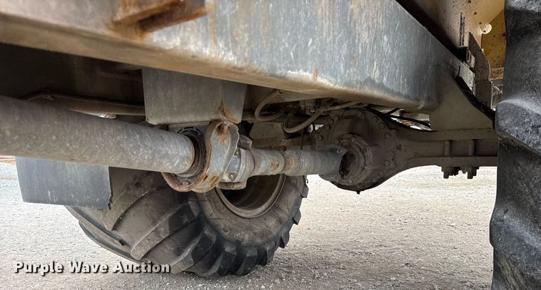 image for item DH9236 2015 TerraGator 8300B spreader