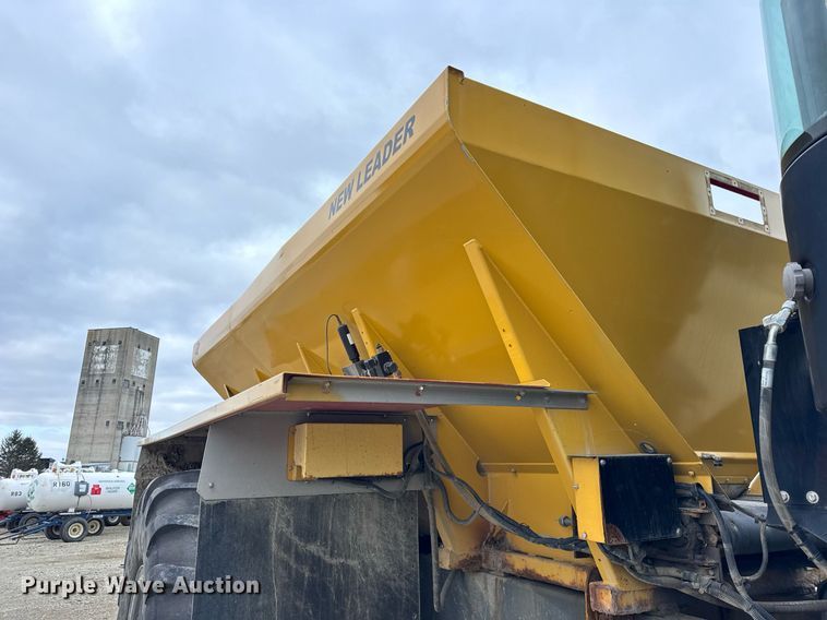 image for item DH9236 2015 TerraGator 8300B spreader