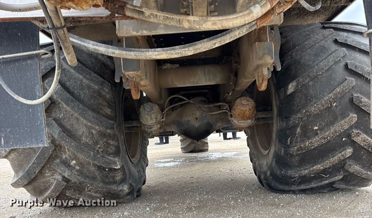 image for item DH9236 2015 TerraGator 8300B spreader