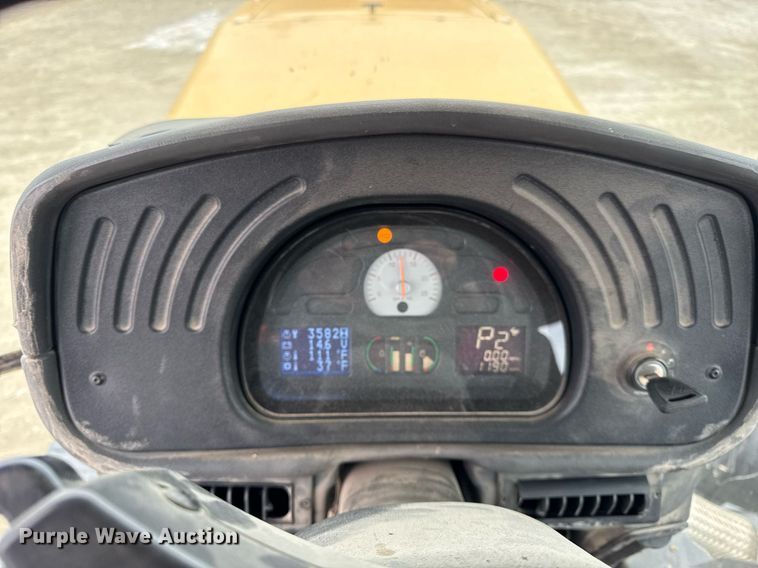 image for item DH9236 2015 TerraGator 8300B spreader