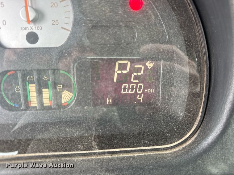 image for item DH9236 2015 TerraGator 8300B spreader