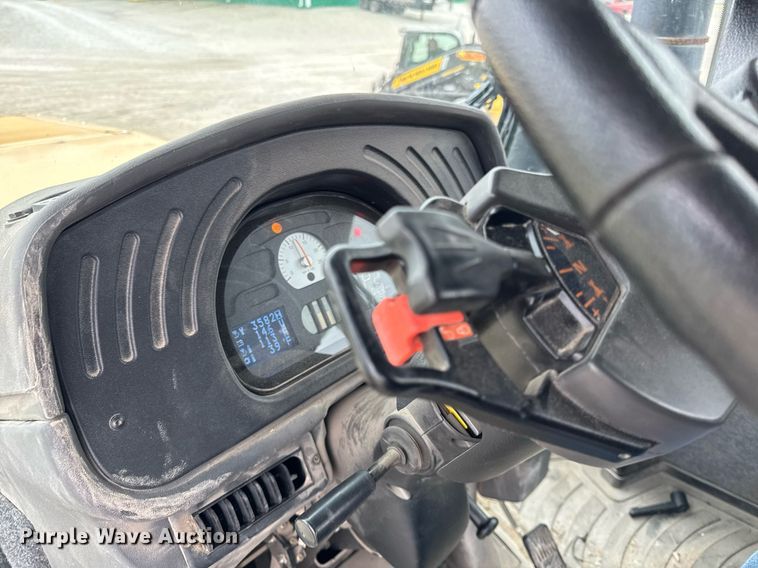 image for item DH9236 2015 TerraGator 8300B spreader