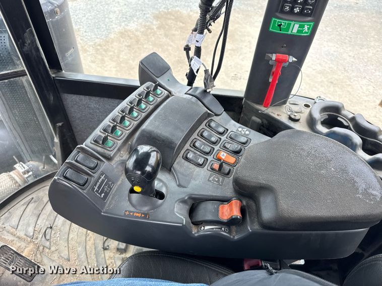 image for item DH9236 2015 TerraGator 8300B spreader