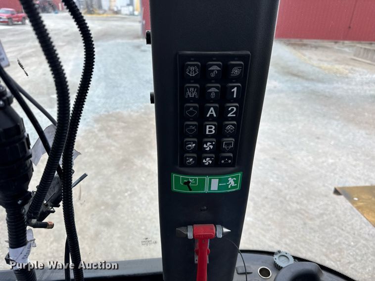 image for item DH9236 2015 TerraGator 8300B spreader