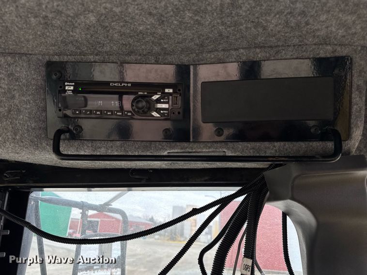 image for item DH9236 2015 TerraGator 8300B spreader