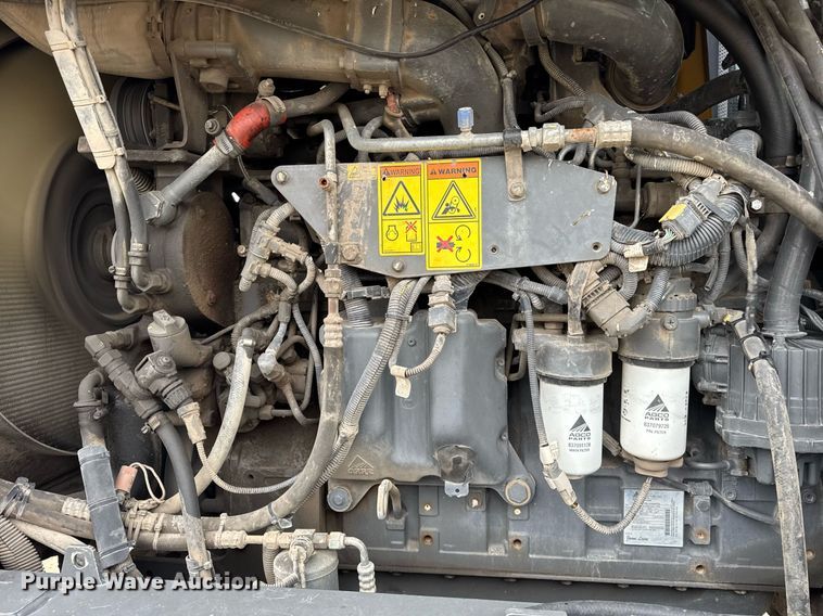 image for item DH9236 2015 TerraGator 8300B spreader