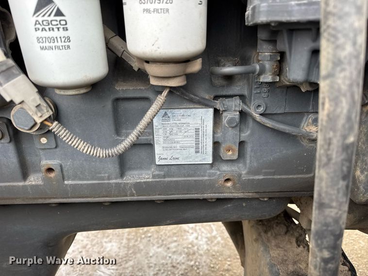 image for item DH9236 2015 TerraGator 8300B spreader