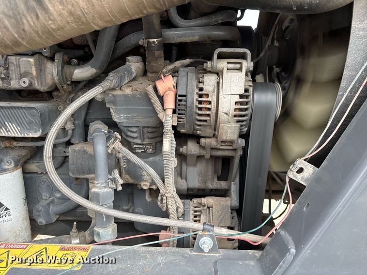 image for item DH9236 2015 TerraGator 8300B spreader