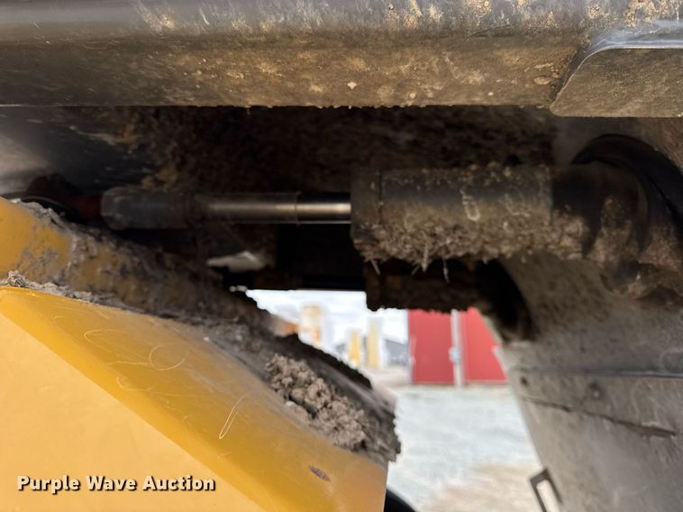 image for item DH9236 2015 TerraGator 8300B spreader