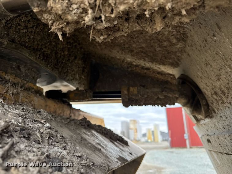 image for item DH9236 2015 TerraGator 8300B spreader